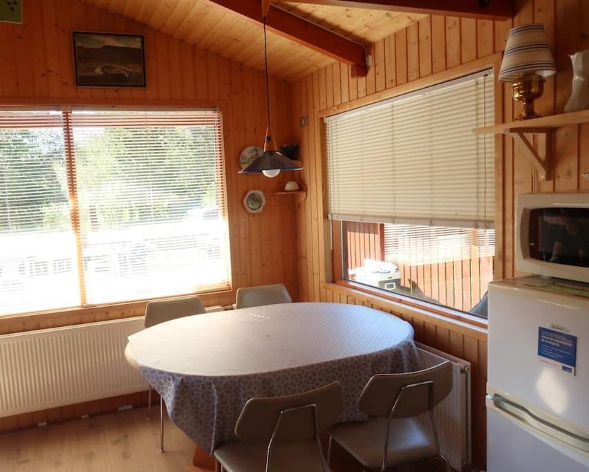 Cottage With Hot Tub In Beautiful Surroundings Hroarsstathir Exterior foto